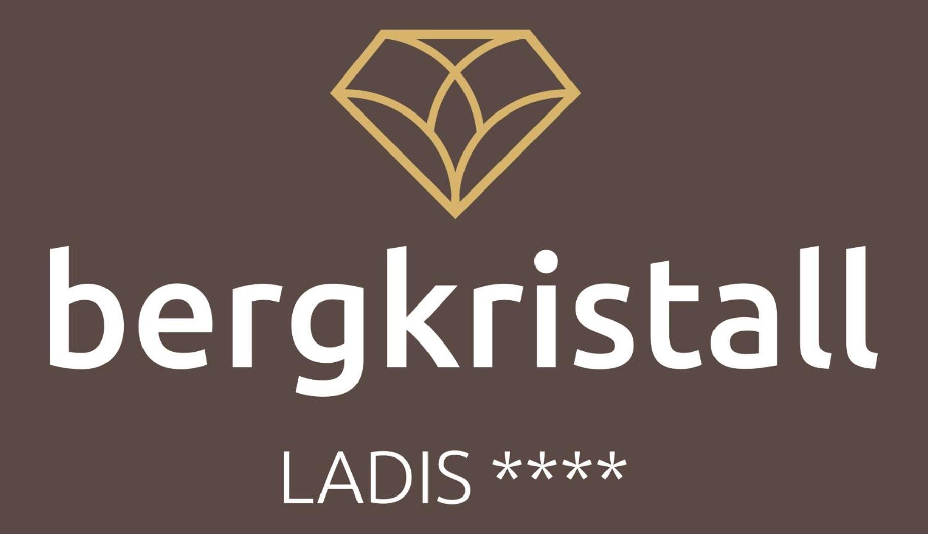 Bergkristall Ladis Exteriör bild