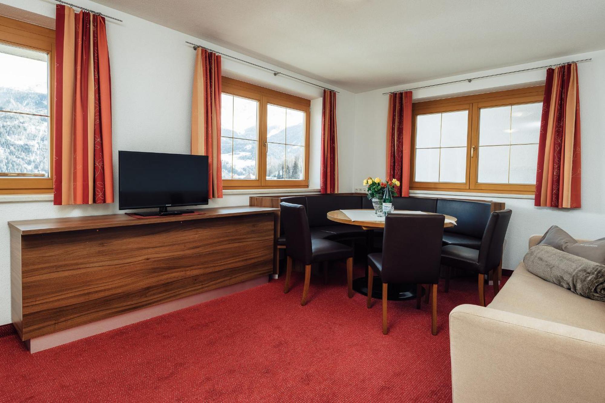 Bergkristall Ladis Exteriör bild