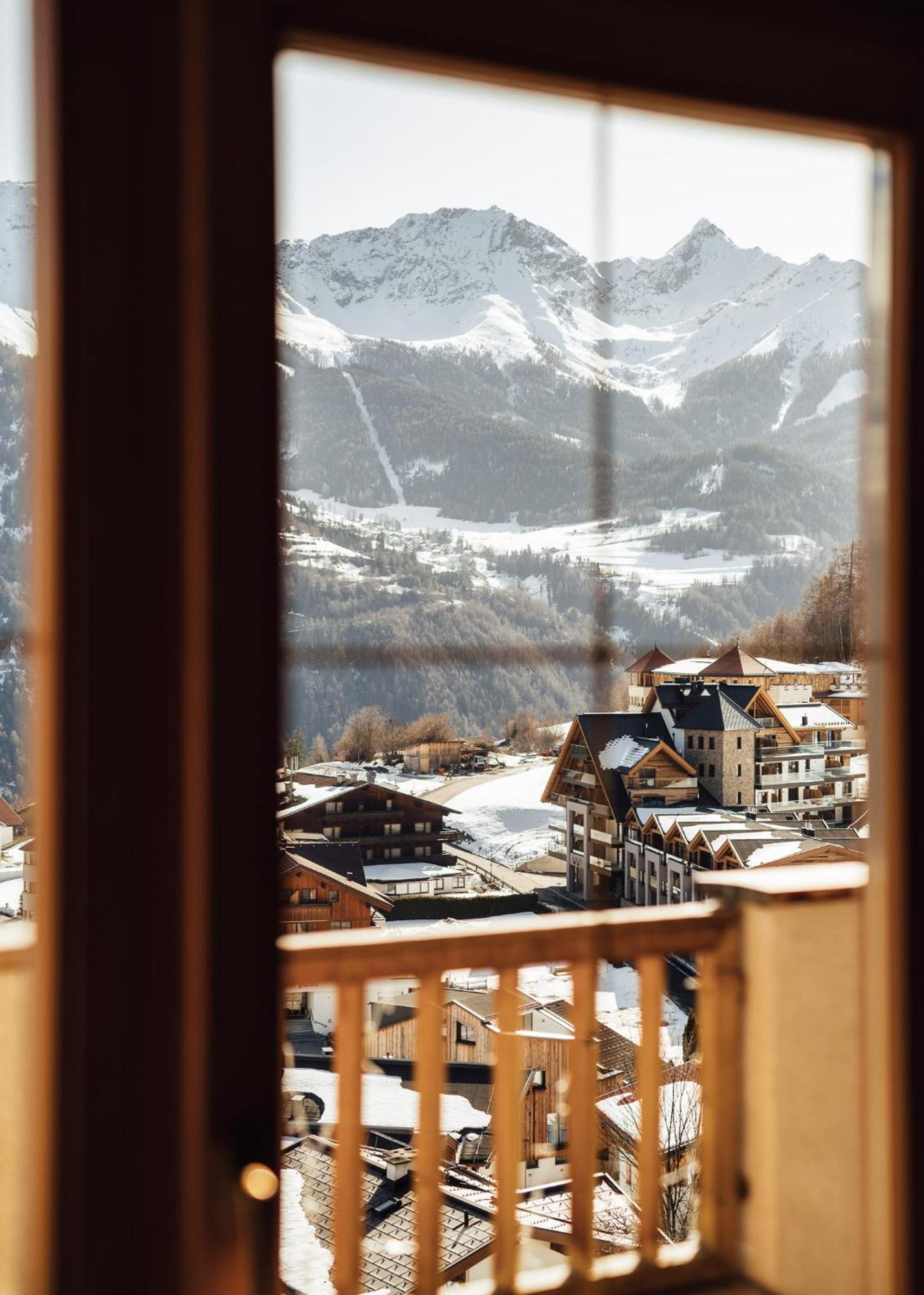 Bergkristall Ladis Exteriör bild