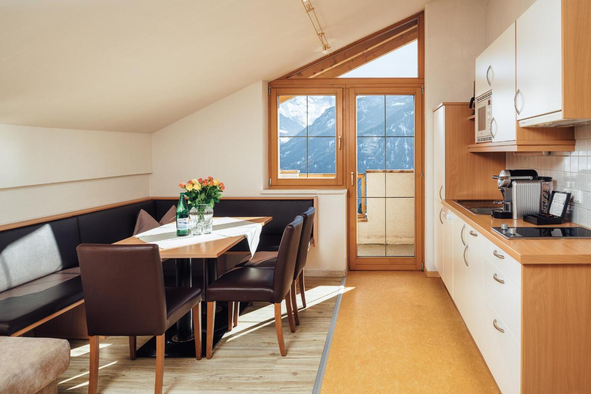 Bergkristall Ladis Exteriör bild